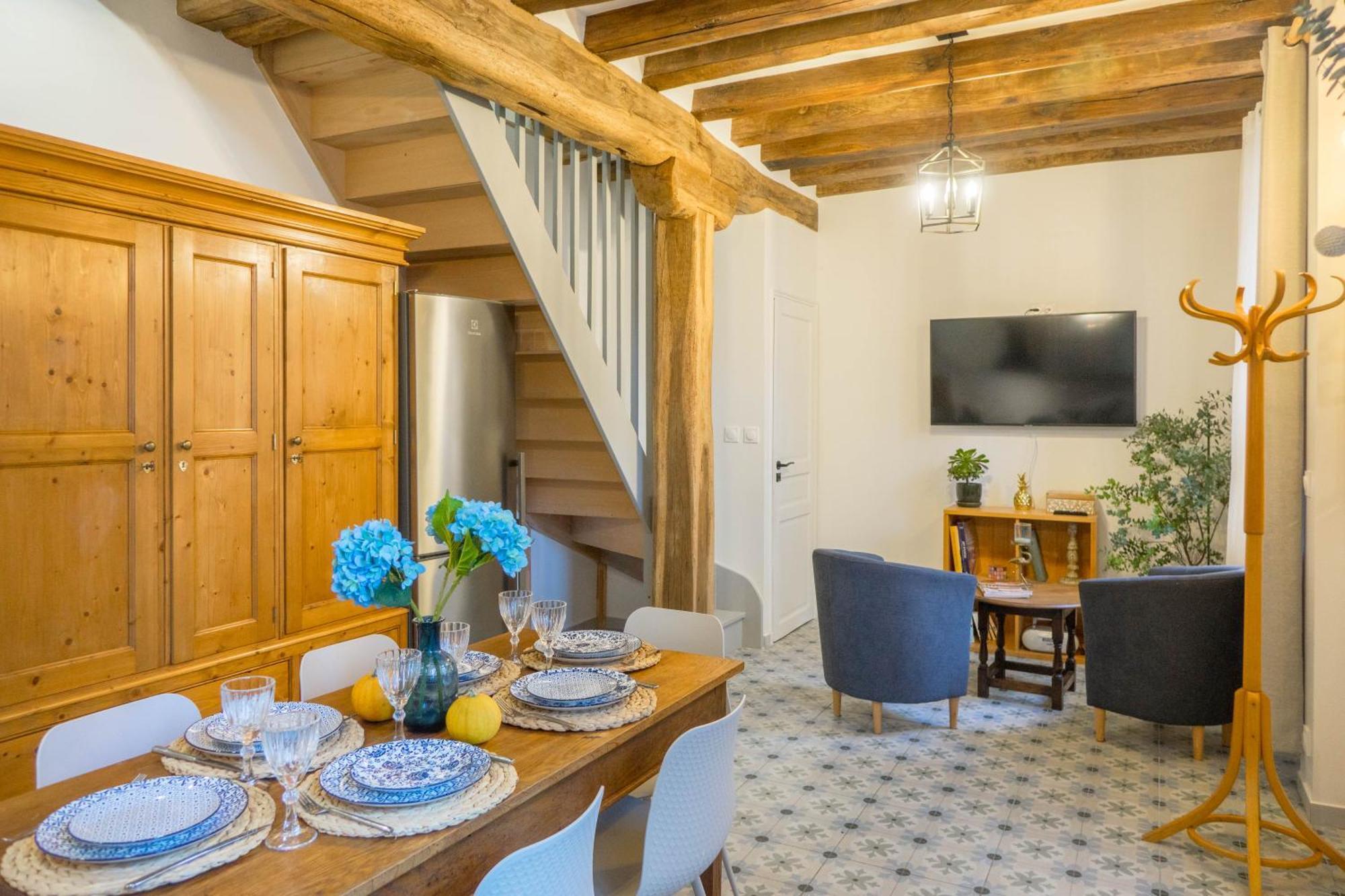 Domaine De Charme Au Coeur D'Orleans Classe 3 Etoiles - Bords De Loire - 21 Couchages Avec Parkings Prives Exteriör bild