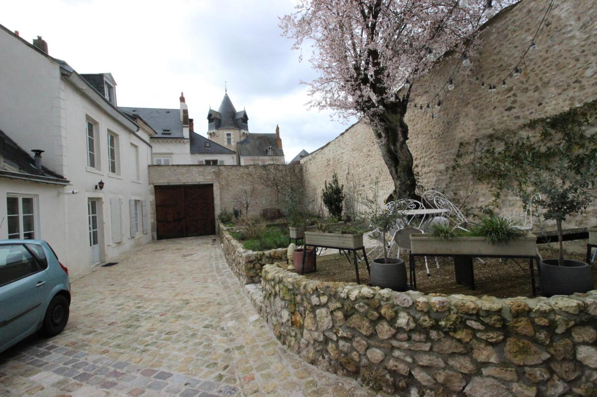 Domaine De Charme Au Coeur D'Orleans Classe 3 Etoiles - Bords De Loire - 21 Couchages Avec Parkings Prives Exteriör bild
